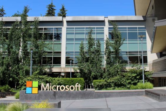 Microsoft apuesta por el empleo juvenil en España