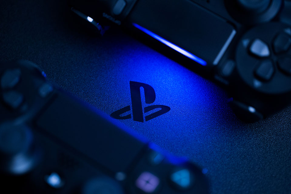 Sony estaría trabajando en un plan para añadir anuncios en los juegos de PlayStation, según fuentes consultadas por Insider