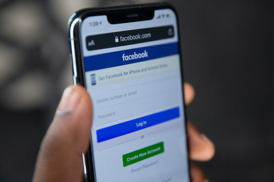 Un fallo de Facebook expuso al 50% de todas las visualizaciones de la sección de noticias a potenciales «riesgos de integridad» durante los últimos 6 meses